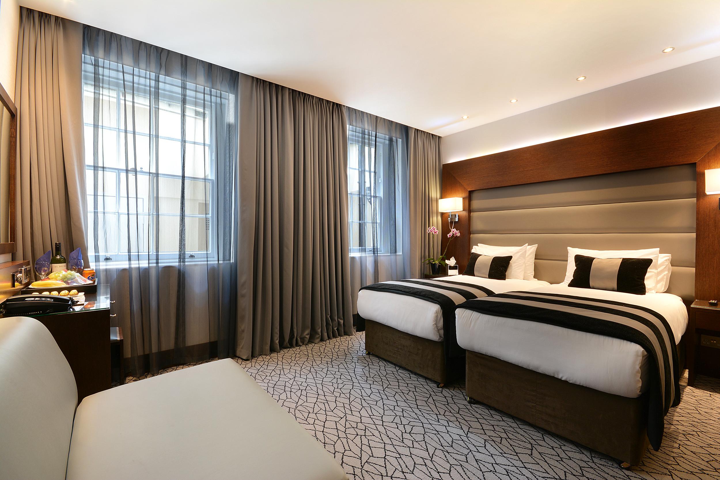 Park Grand London Lancaster Gate Hotel Luaran gambar A room at the hotel