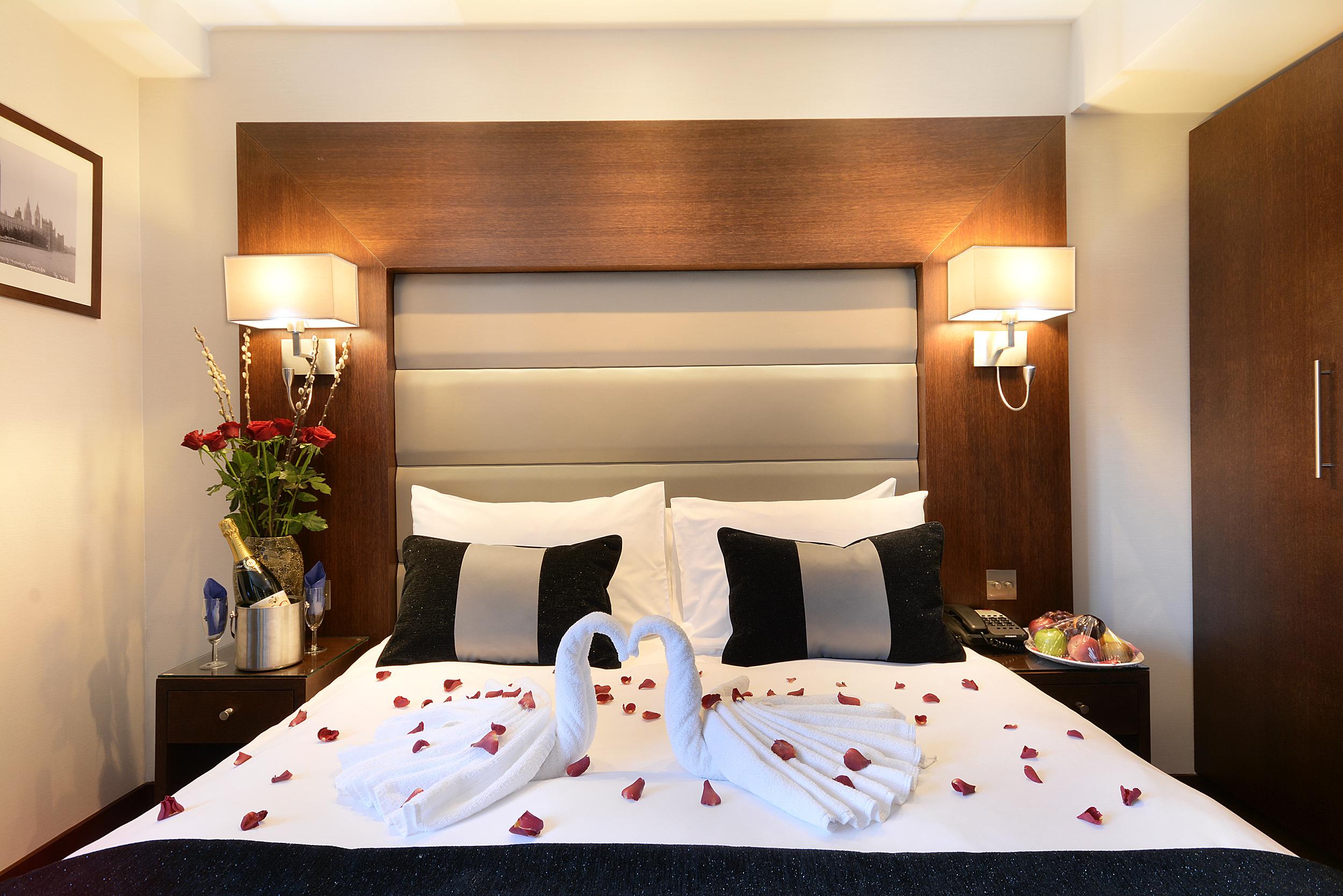 Park Grand London Lancaster Gate Hotel Luaran gambar A bedroom at the hotel