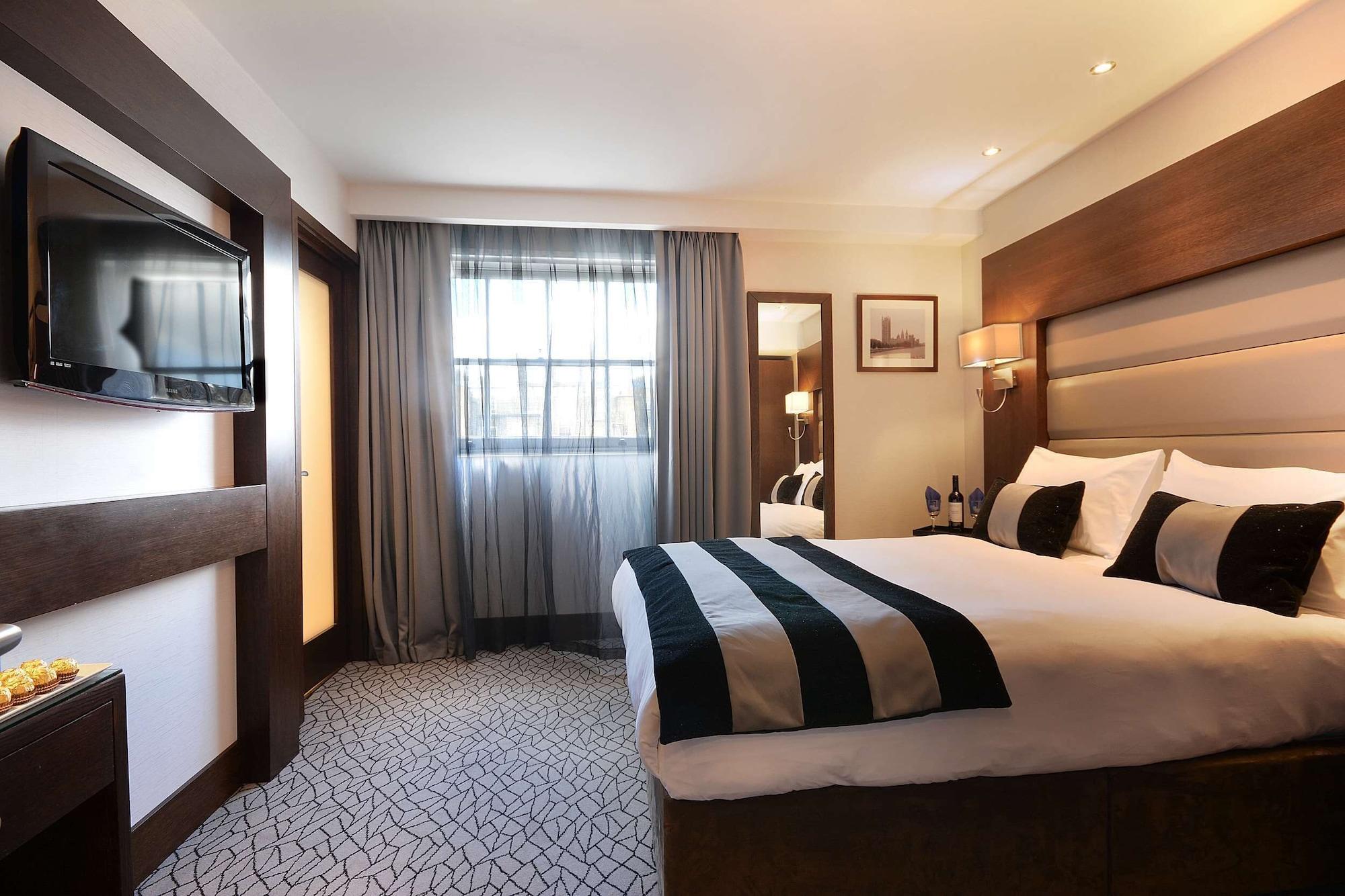 Park Grand London Lancaster Gate Hotel Luaran gambar A bedroom at the hotel