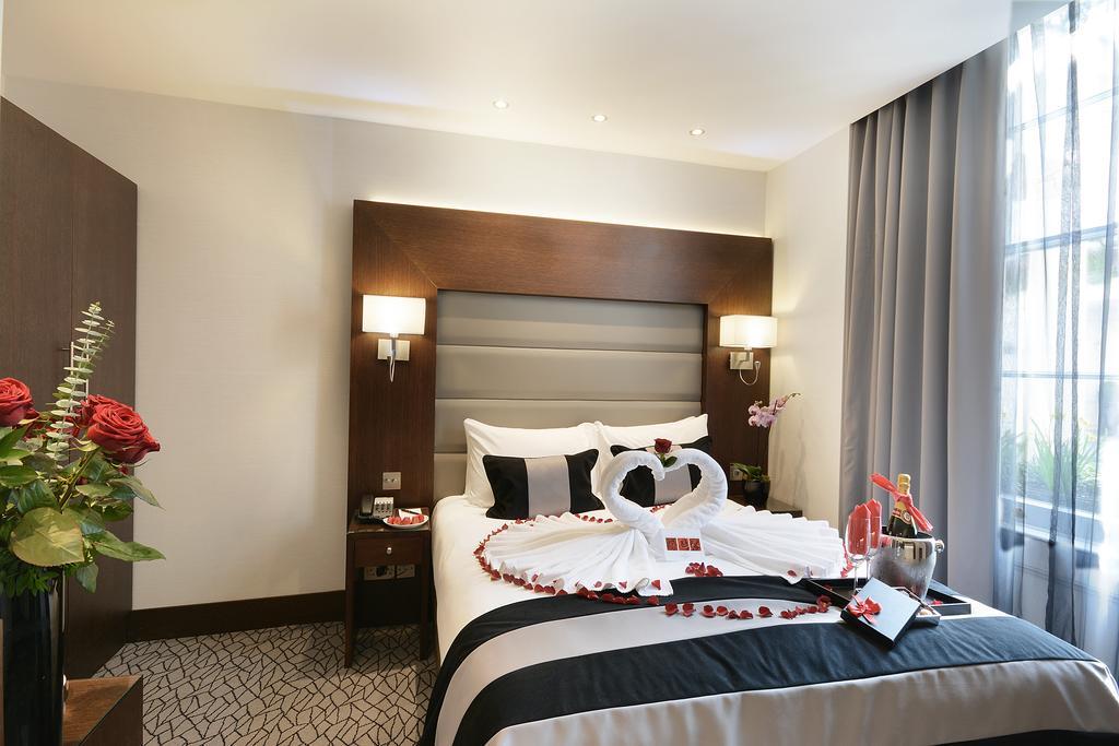 Park Grand London Lancaster Gate Hotel Luaran gambar A bedroom at the hotel