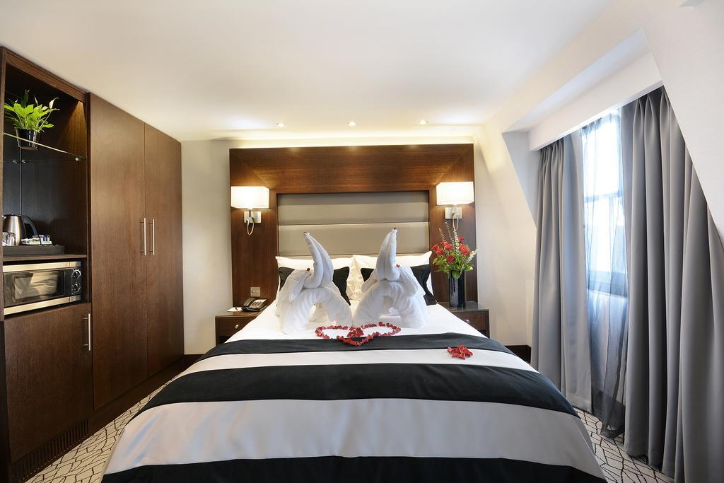 Park Grand London Lancaster Gate Hotel Luaran gambar A bedroom at the hotel