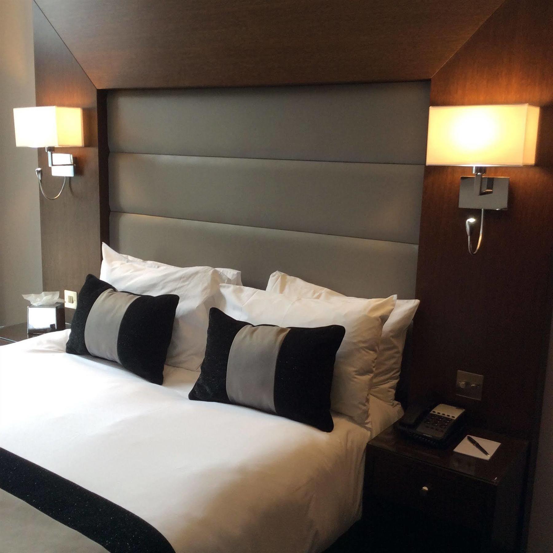 Park Grand London Lancaster Gate Hotel Luaran gambar A bedroom at the hotel